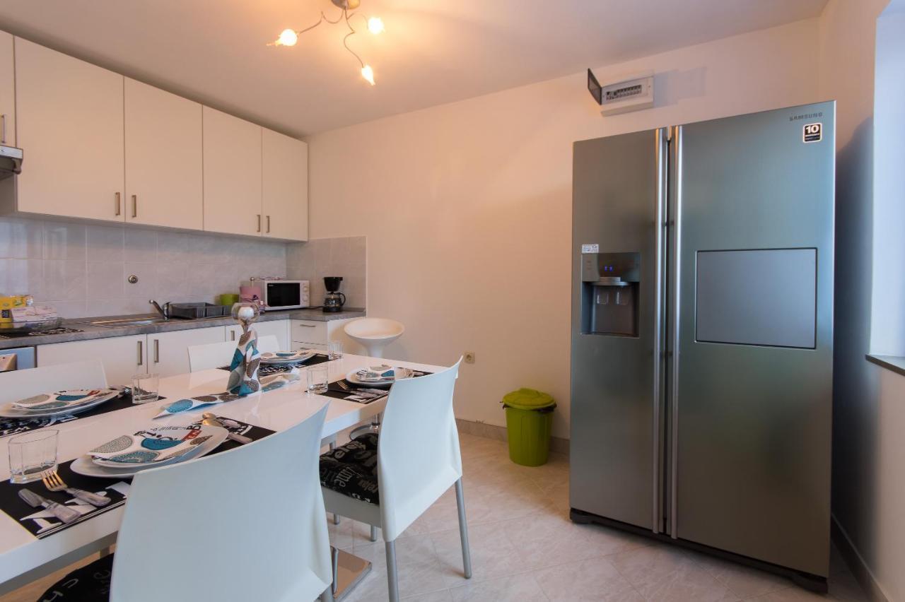 Apartment Stipe Solin Bagian luar foto